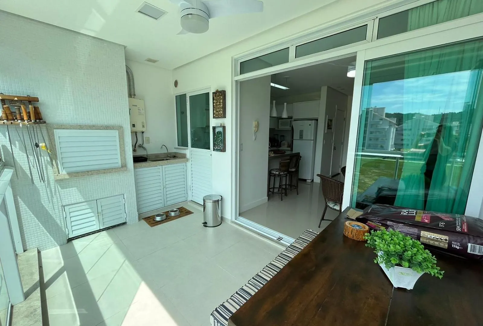 Cod 125 - Apartamento Amplo, A 100 Metros Do Mar Governador Celso Ramos 0*,