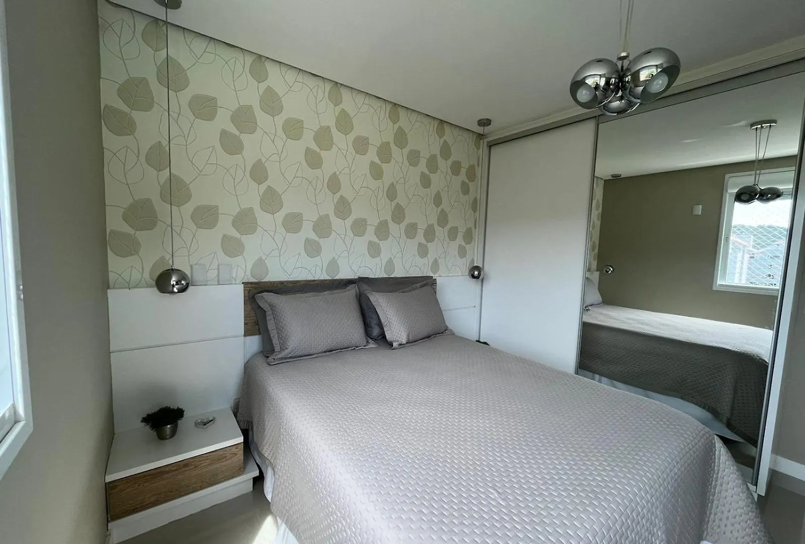 Cod 125 - Apartamento Amplo, A 100 Metros Do Mar Governador Celso Ramos 0*,
